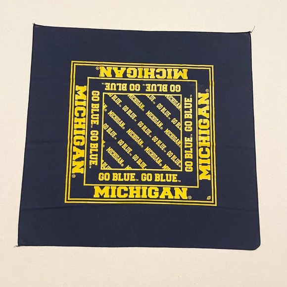 University of Michigan Wolverines Go Blue Bandana - Picture 1 of 14